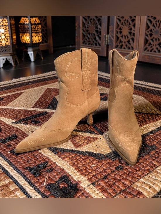 Sam Edelman Shoes - Sam Edelman NWT Sz 6 Tan Suede Pointed-Toe Kitten Heel Western Ankle Boots SH340